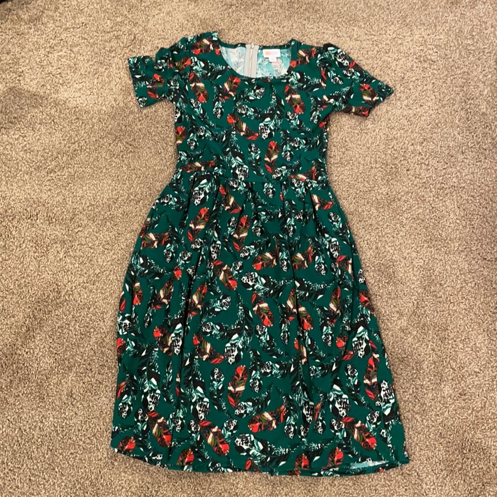 LulaRoe Amelia dress. Feather print. Size S